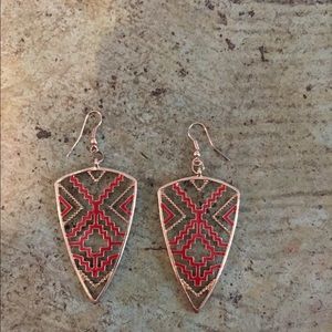 Red gold point earrings